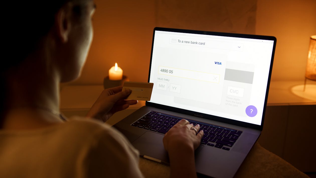 Online banking interface for overseas Pakistani investor funding a Roshan Digital Account